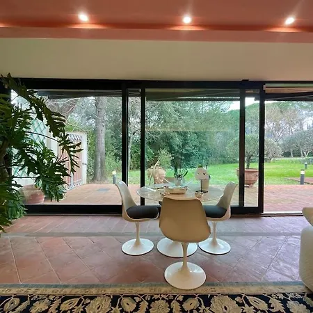 Incantevole Con Giardino Villa