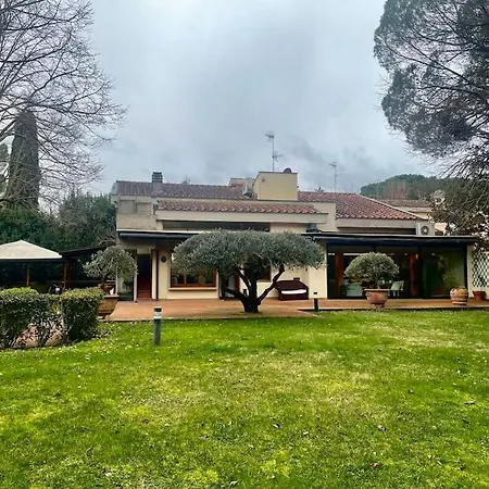 Incantevole Con Giardino 빌라 *
