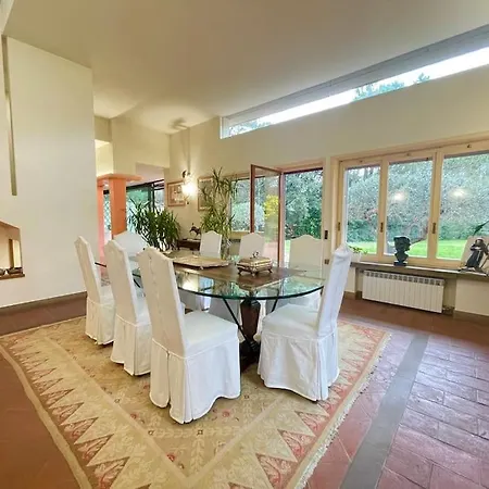 Incantevole Con Giardino